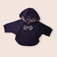 KA休閒戴帽披風造型女童上衣(共二色)